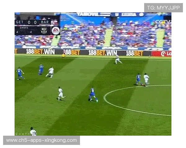 莱万高空争顶的滞空时间令人赞叹