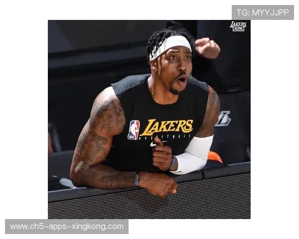 湖人教练临场指挥赢得网友点赞